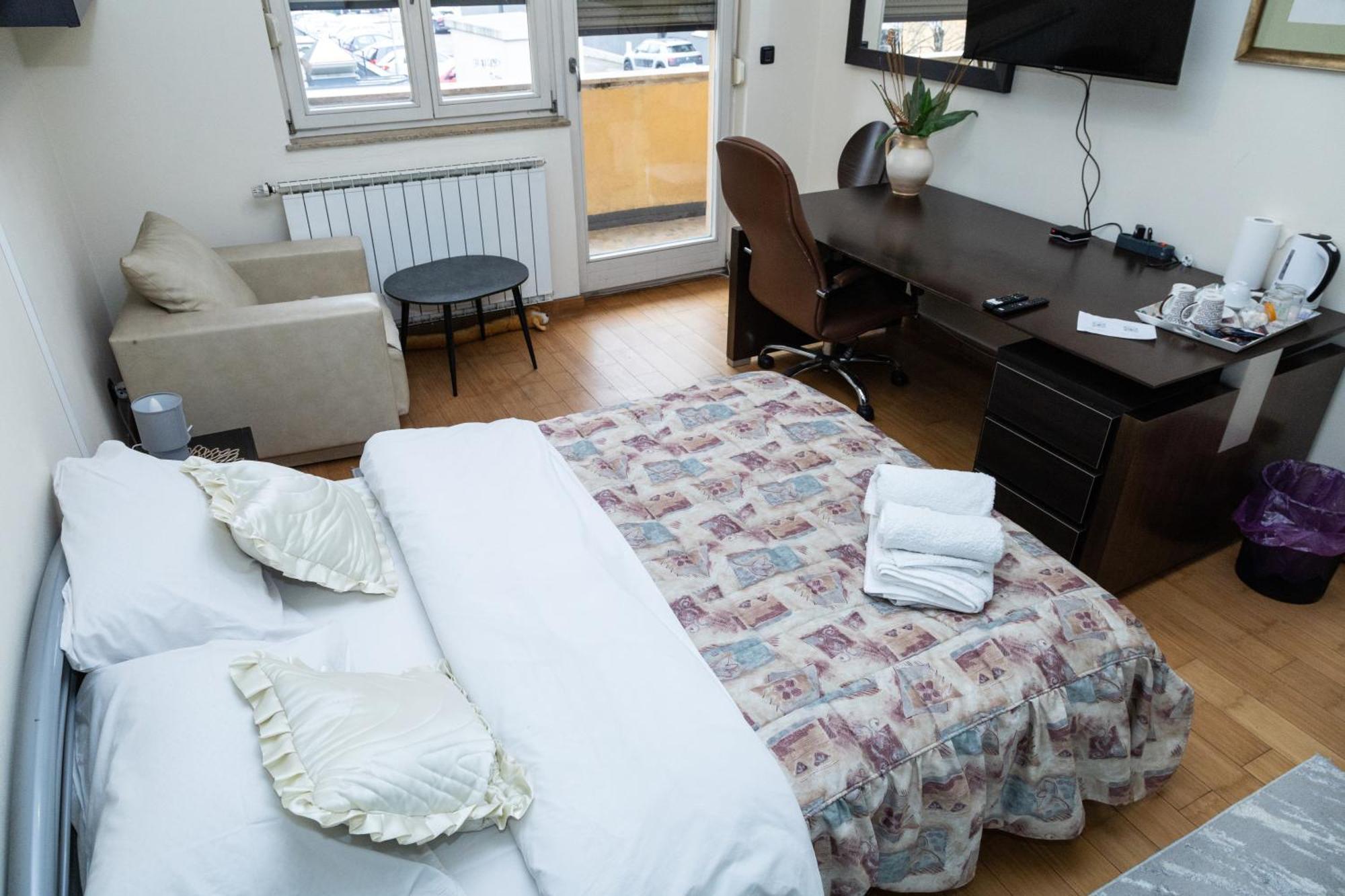 Bolek Mansion Lägenhet Banja Luka Exteriör bild