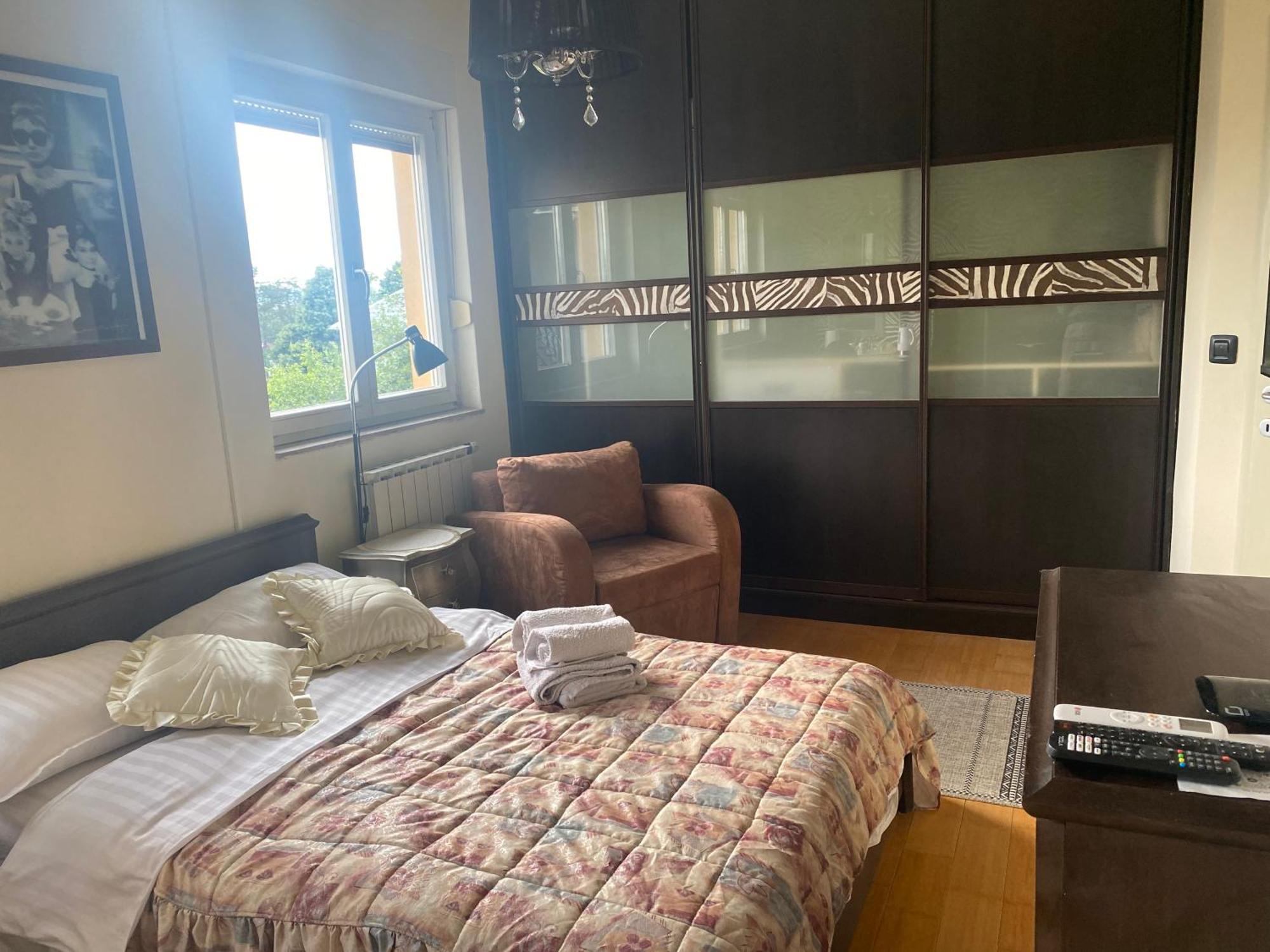 Bolek Mansion Lägenhet Banja Luka Exteriör bild
